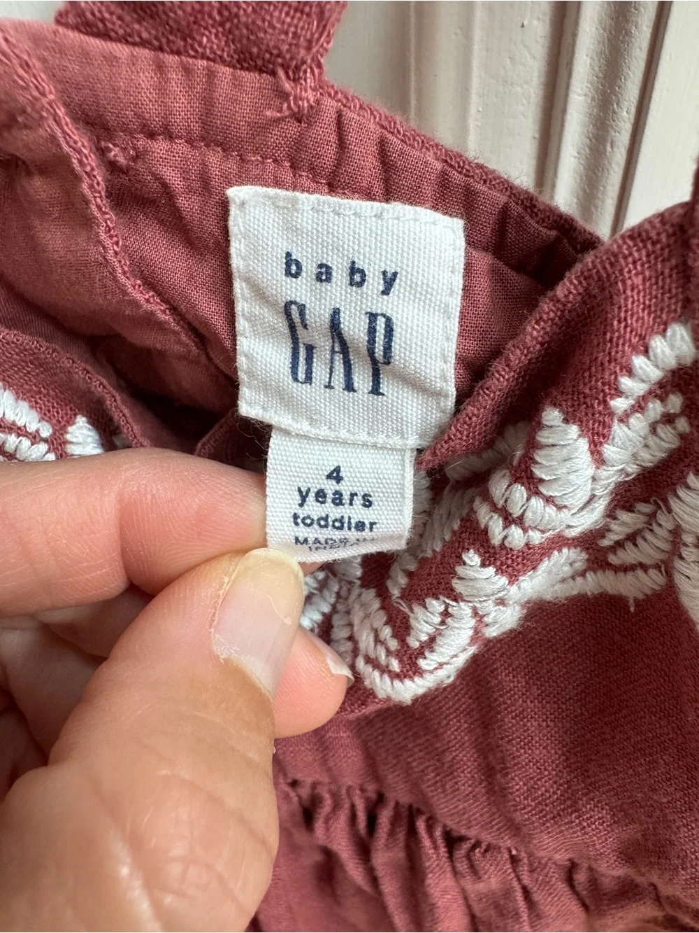 Gap Rust Swing Top White Embroidered Detail 4T